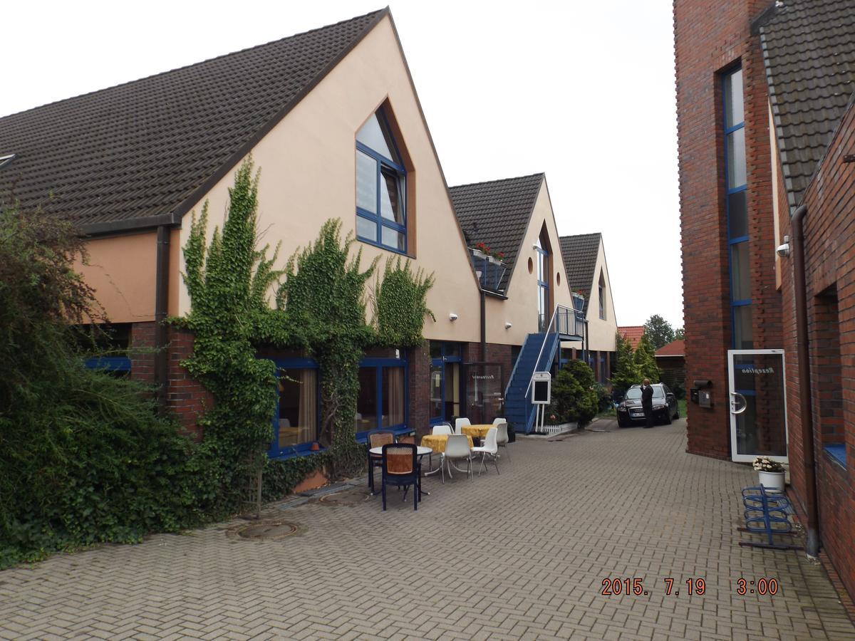 Hotel Schweriner Tor Pampow Exterior foto